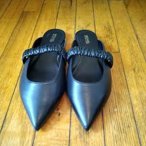 MICHAEL KORS BLACK LEATHER FLATS, SZ 10